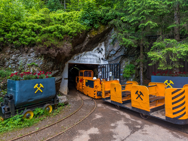 Eingang zum Besucherbergwerk Finstergrund