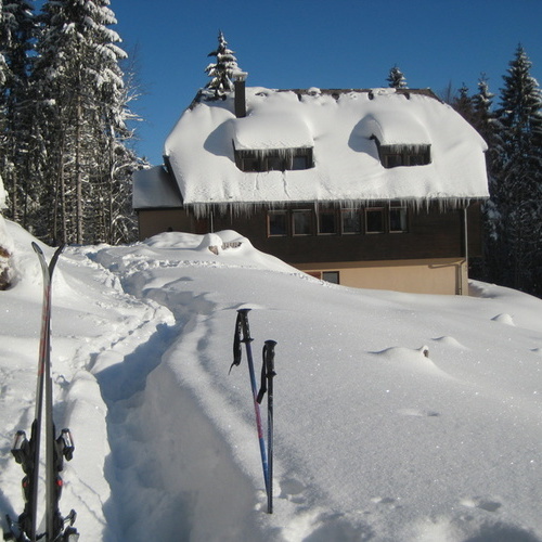 Rheinfelder H&uuml;tte im Winter mit Schnee - 