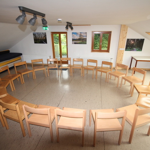 Matratzenlager oder Seminarraum  - Platz f&uuml;r circa 30 Personen z.B. Musikprobe oder Seminar  Matratzen f&uuml;r circa 25 Personen